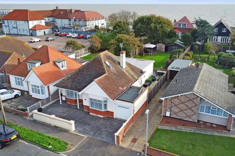 4 bedroom detached bungalow for sale - Madeira Road, Holland-On-Sea, Clacton-On-Sea