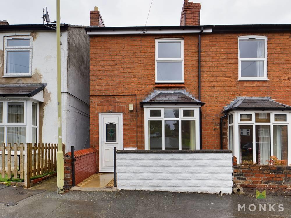 Llwyn Road, Oswestry 2 bed end of terrace house £140,000