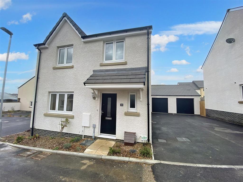 Trenant Gardens, Wadebridge, PL27 4 bed detached house £1,500 pcm (£