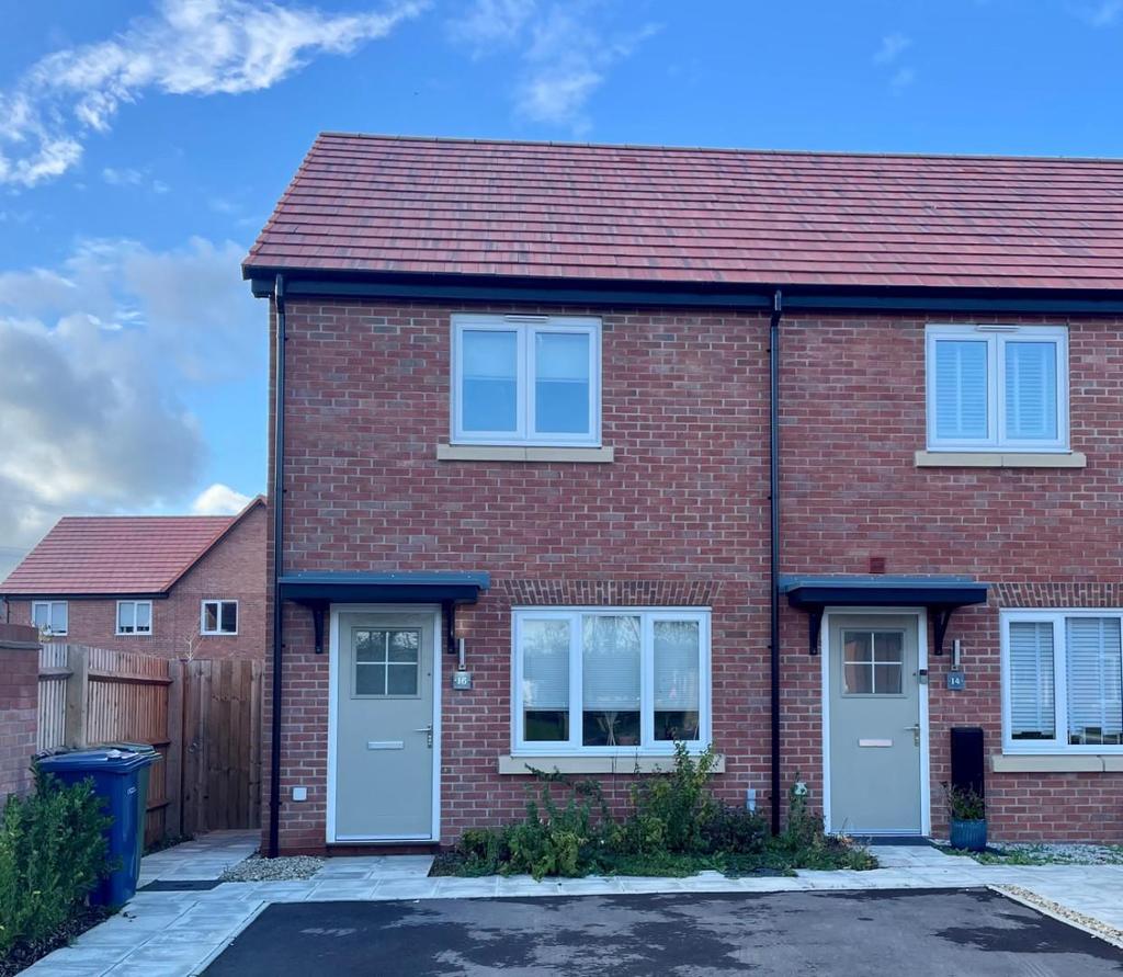 Milliner Crescent, Churchdown 2 bed end of terrace house £900 pcm (£
