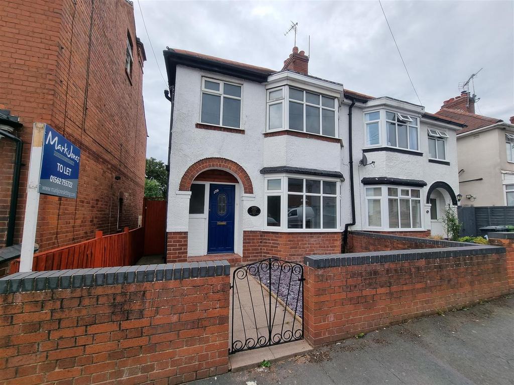 Offmore Road Kidderminster... 3 bed semidetached house £800 pcm (£