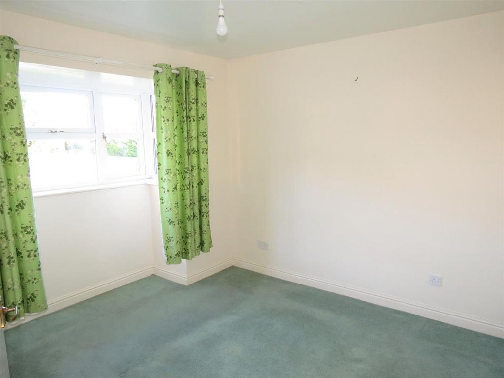 29 Manor Crest - Bed 1.JPG