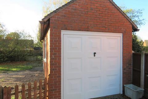 29 Manor Crest, Ford, Shrewsbury, SY5 9NZ