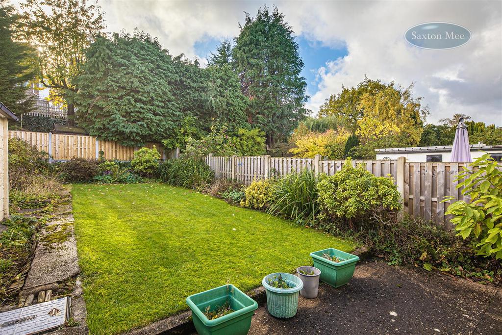 Den Bank Crescent, Crosspool, S10 5PD 3 bed semidetached house £330,000