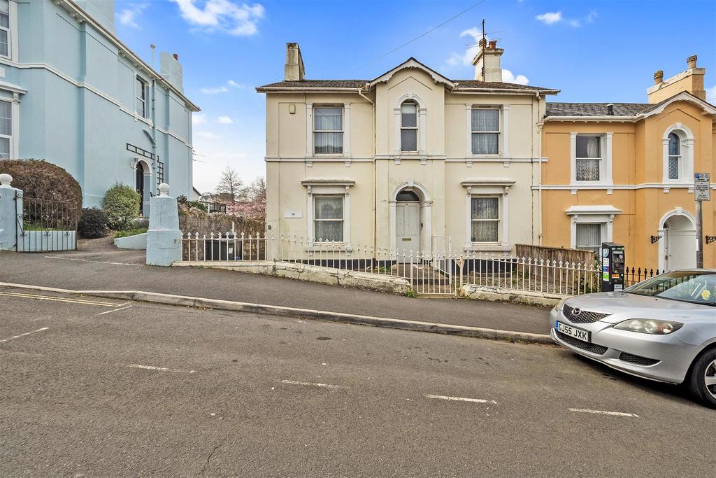 Powderham Road, Newton Abbot 4 bed semidetached house £300,000