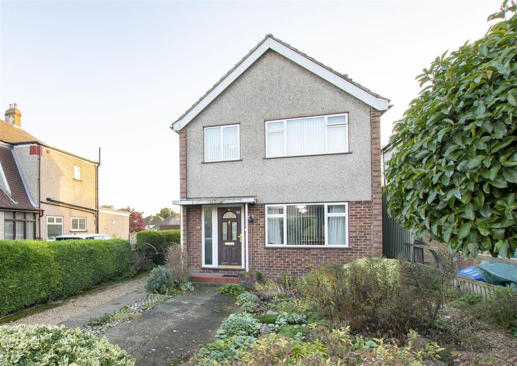 Marina Gardens, Cheshunt 3 bed detached house £475,000