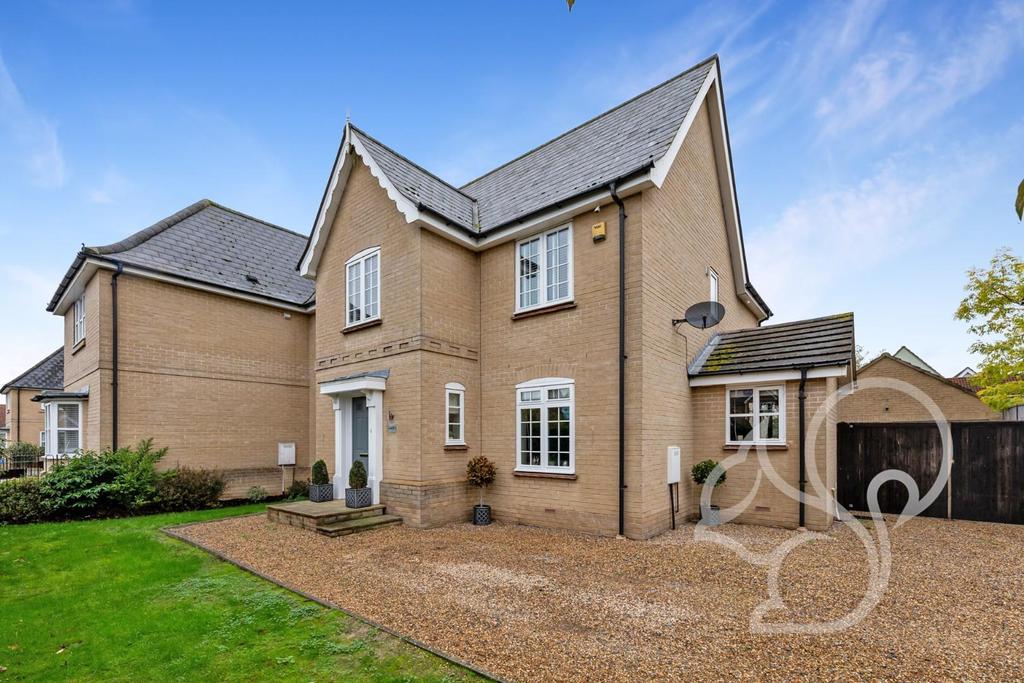 Mill Road, Colchester 4 bed link detached house £500,000