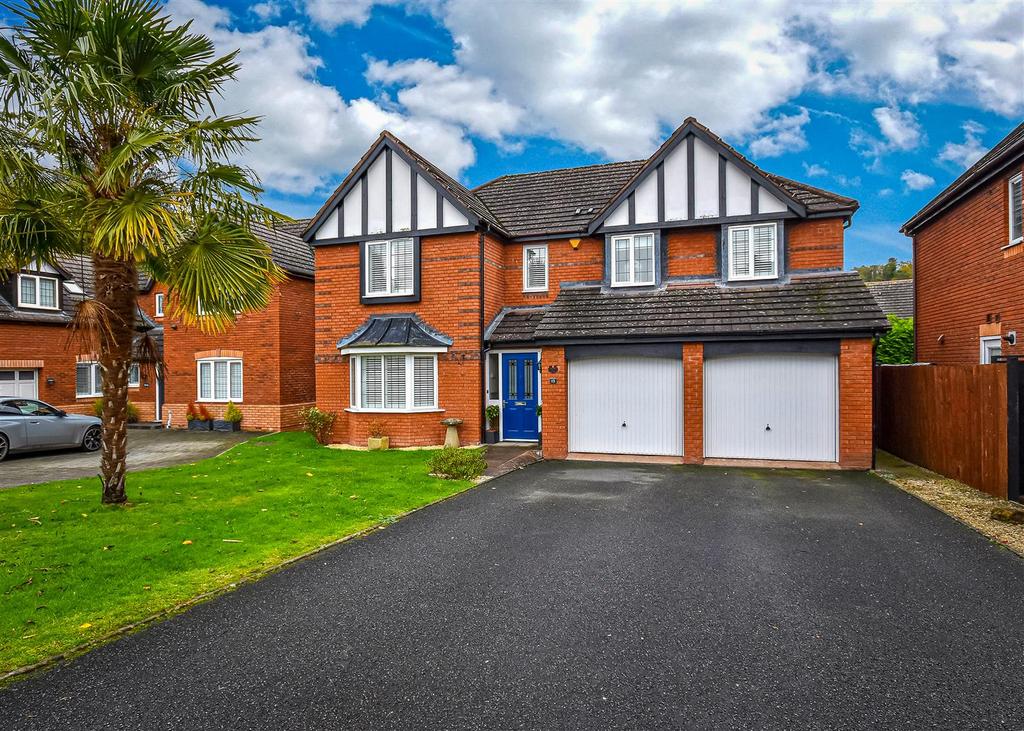 13 Brook Hollow, Bridgnorth 5 bed detached house £650,000