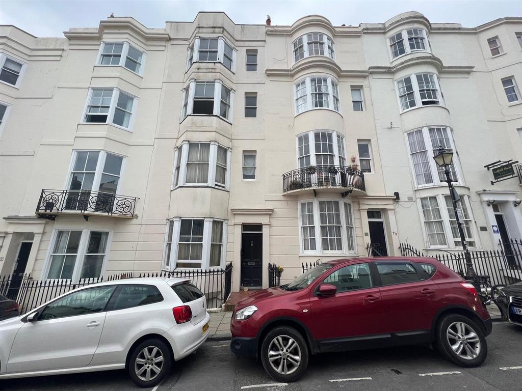 Waterloo Street, Hove 1 bed flat £925 pcm (£213 pw)