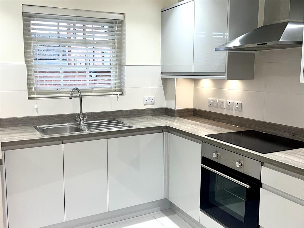 Roman Corner, Towcester 2 bed apartment to rent £775 pcm (£179 pw)