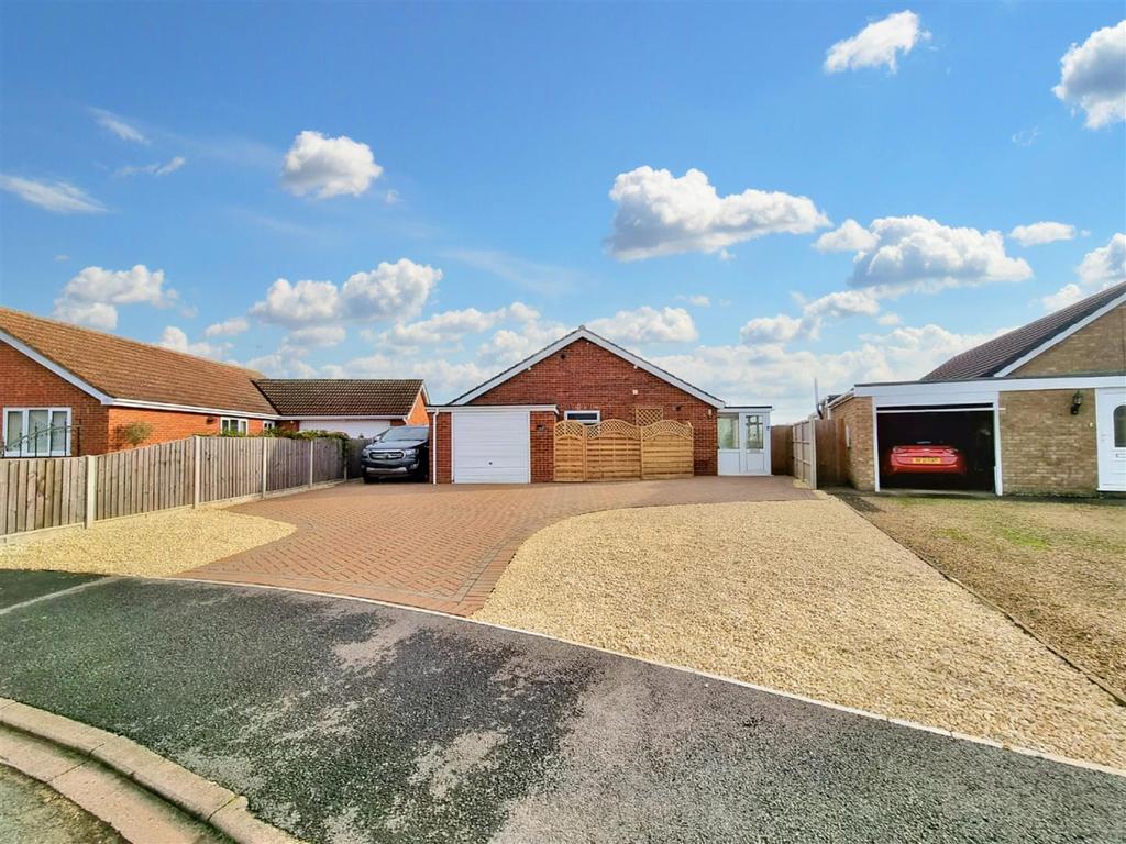 Field Close, Gosberton 3 bed detached bungalow for sale £300,000
