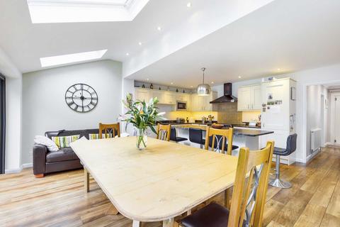 1 Dovecote, Haddenham, Aylesbury, HP17 8BP