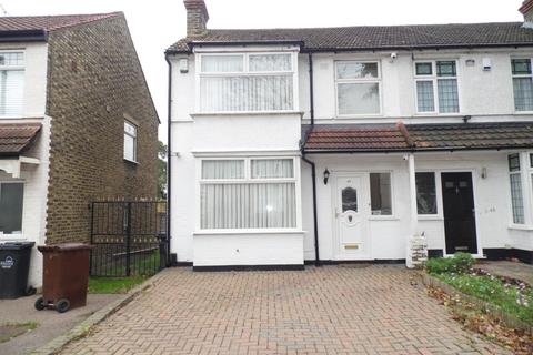 3 bedroom end of terrace house for sale - Burnham Road, Chingford, E4