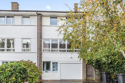 135 Mead Way, Bromley, BR2 9ES