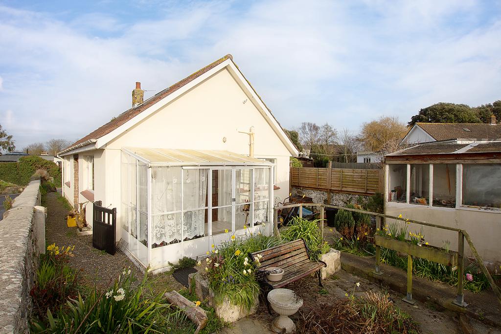 Hougue du Pommier, Castel, Guernsey, GY5 4 bed detached house for sale