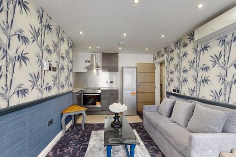 4 bedroom flat to rent - Welbeck Street