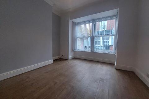 3 bedroom end of terrace house to rent, The Crescent, Melrose Street, Hull, HU3
