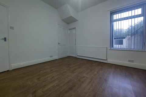 3 bedroom end of terrace house to rent, The Crescent, Melrose Street, Hull, HU3