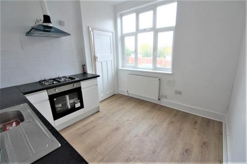 2 bedroom flat to rent, Gallants Farm Road, East Barnet EN4 8EL