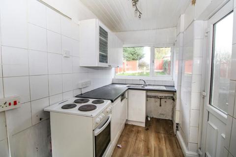 3 bedroom semi-detached house for sale - Davis Avenue, Tipton, West Midlands, DY4 8JY
