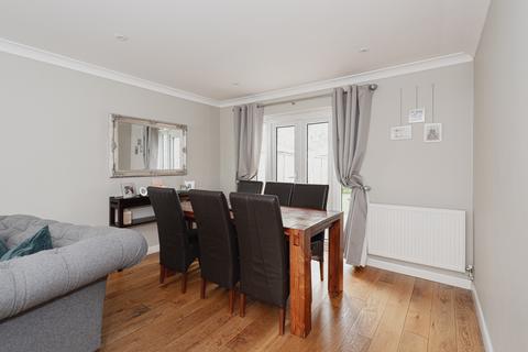 18 Friars Orchard, Fetcham, Leatherhead, KT22 9RL