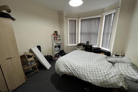 5 bedroom end of terrace house to rent - Furness Road, M14 6LY