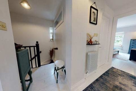 2 bedroom flat to rent, Eaton Gardens, Hove, BN3