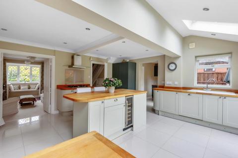 11 Windmill Field, Windlesham, GU20 6QD