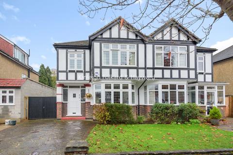 20 The Mead, West Wickham, BR4 0BB