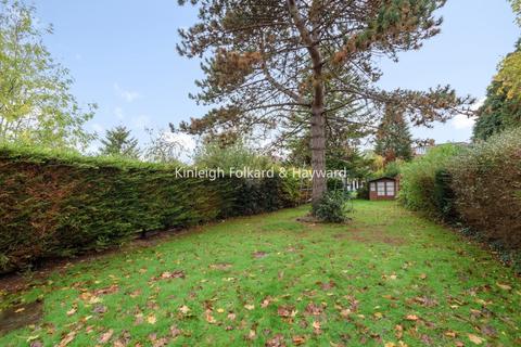 20 The Mead, West Wickham, BR4 0BB