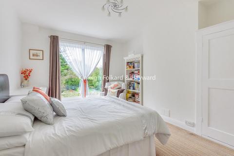 20 The Mead, West Wickham, BR4 0BB