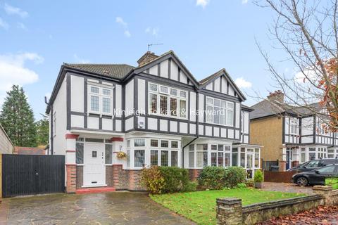 20 The Mead, West Wickham, BR4 0BB
