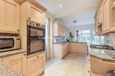 20 The Mead, West Wickham, BR4 0BB