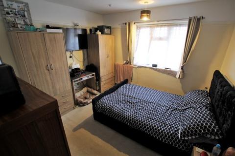 56 Rosslyn Avenue, Dagenham, RM8 1JP