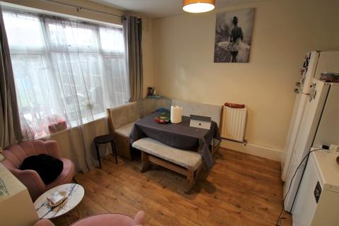 56 Rosslyn Avenue, Dagenham, RM8 1JP