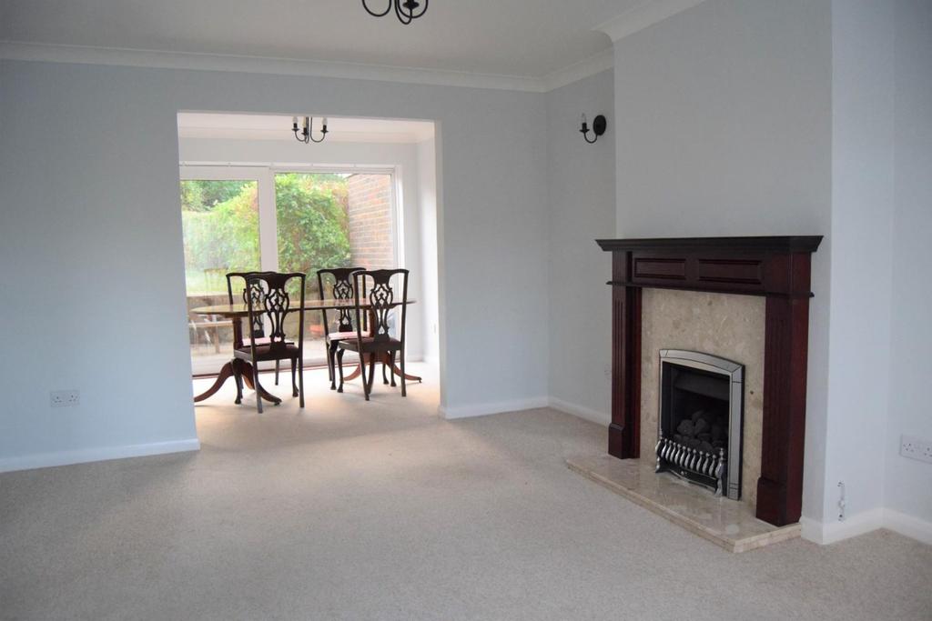 Birch Grove, Hempstead 3 bed semidetached house £1,325 pcm (£306 pw)