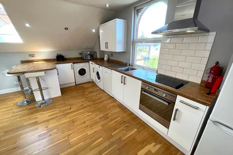 3 bedroom duplex to rent - The Hollies, Third Avenue, Forest Fields, Nottingham NG7