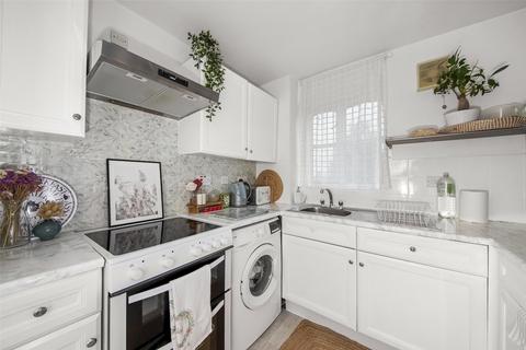2 bedroom apartment for sale, Harlinger Street, Woolwich, SE18