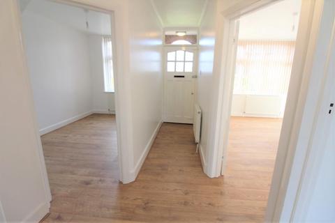 2 bedroom maisonette to rent - Myddelton Avenue, Enfield EN1 4AE