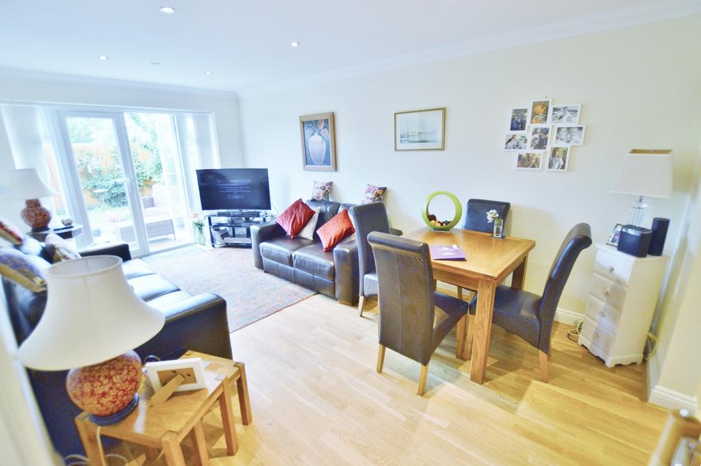 Kingswell Road, Bournemouth BH10 3 bed detached bungalow £375,000