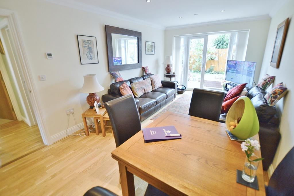 Kingswell Road, Bournemouth BH10 3 bed detached bungalow £375,000