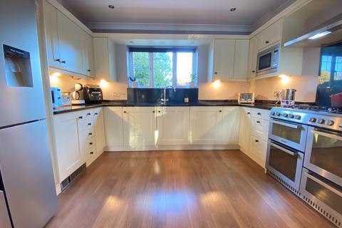 29 Kettlewell Close, Woking, GU21 4HY