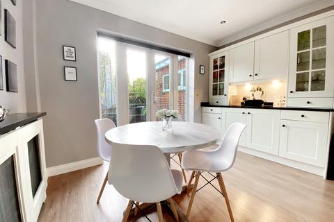 29 Kettlewell Close, Woking, GU21 4HY