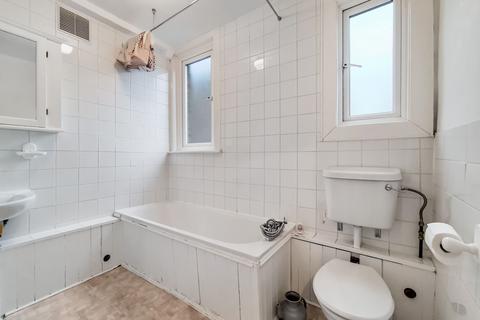 3 bedroom ground floor maisonette to rent, 509 Merton Road, LONDON SW18 5LE