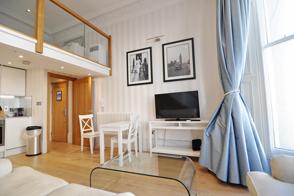 Studio To Rent - Kensington Olympia
