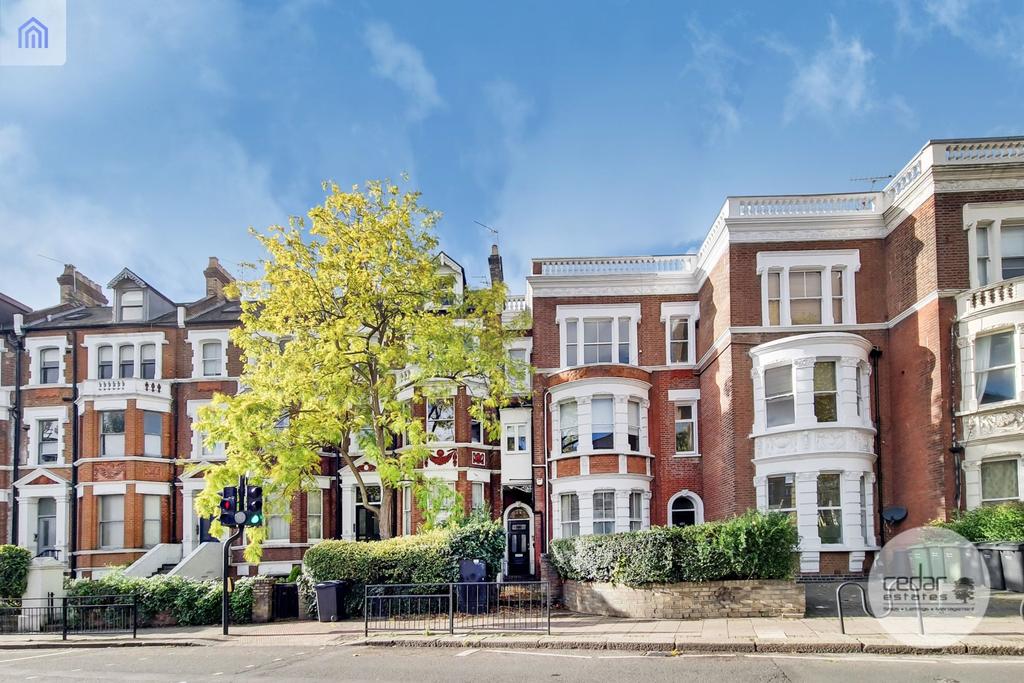 West End Lane, West Hampstead NW6 2 bed flat £2,700 pcm (£623 pw)