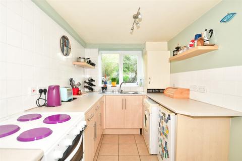 11 Invicta Road, Folkestone, CT19 6EY