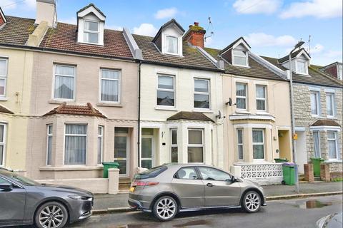 11 Invicta Road, Folkestone, CT19 6EY