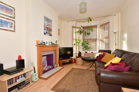 11 Invicta Road, Folkestone, CT19 6EY