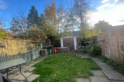 385 Farnham Road, Farnham Royal, Slough, SL2 3AF
